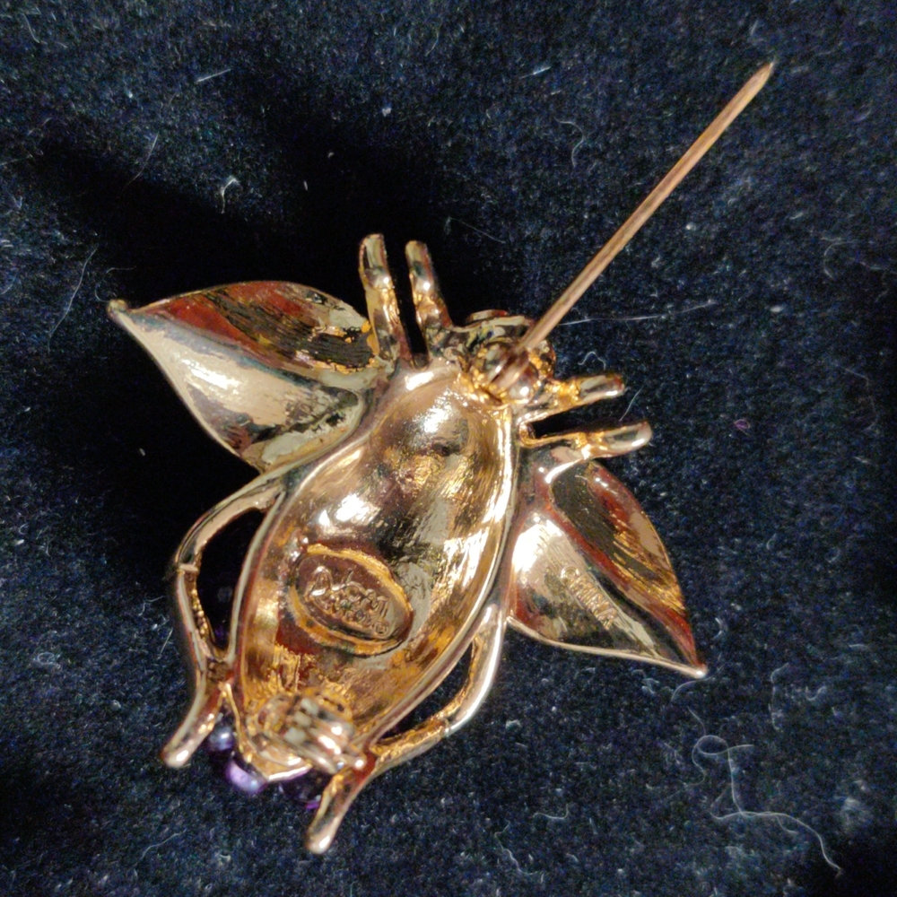Joan Rivers RARE grapes bee brooch pin - Picture 2 of 3